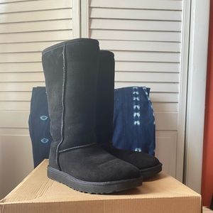 UGG Classic Tall II Black size 7